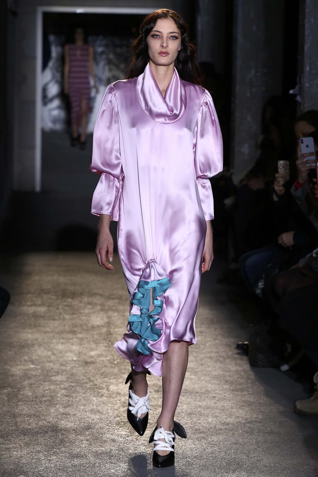 Fashion Week Paris Fall/Winter 2018 look 14 from the Victoria/tomas collection womenswear