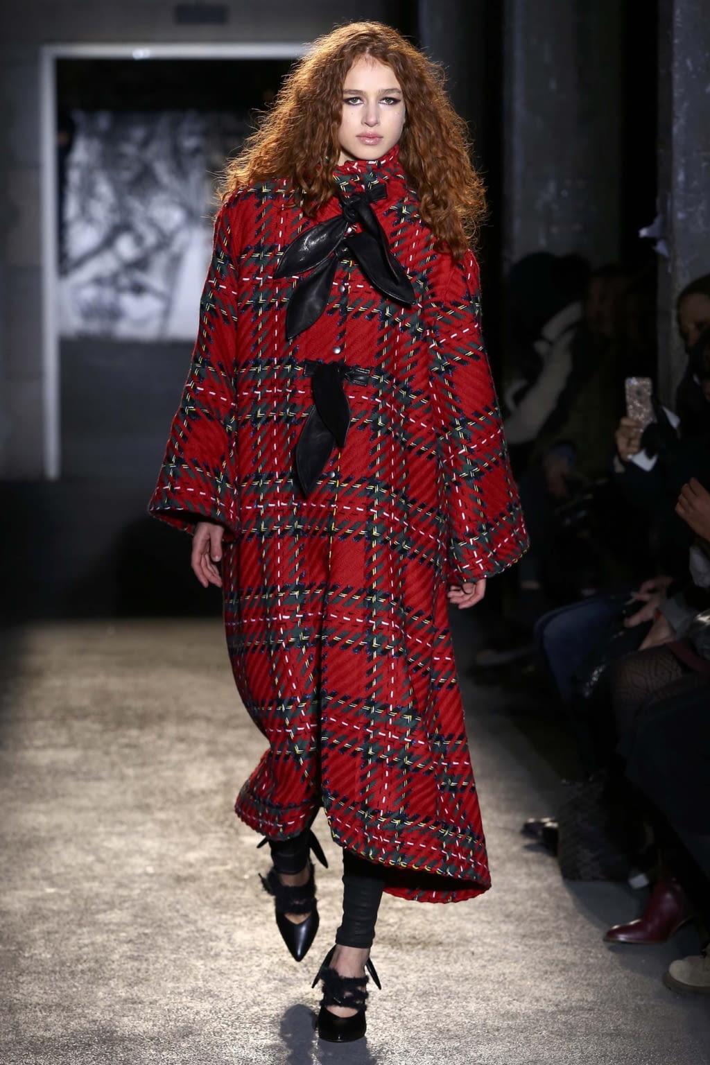 Fashion Week Paris Fall/Winter 2018 look 29 from the Victoria/tomas collection womenswear