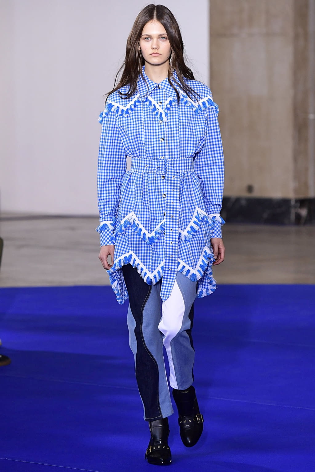 Fashion Week Paris Fall/Winter 2019 look 1 from the Victoria/tomas collection 女装