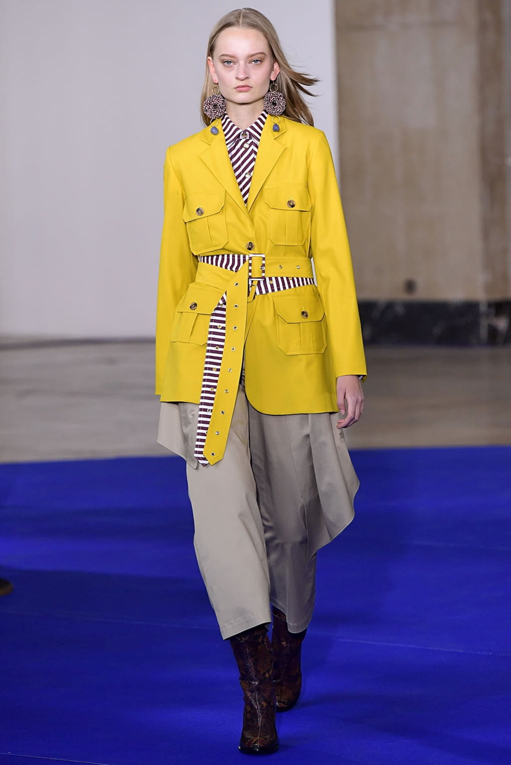 Fashion Week Paris Fall/Winter 2019 look 3 from the Victoria/tomas collection 女装
