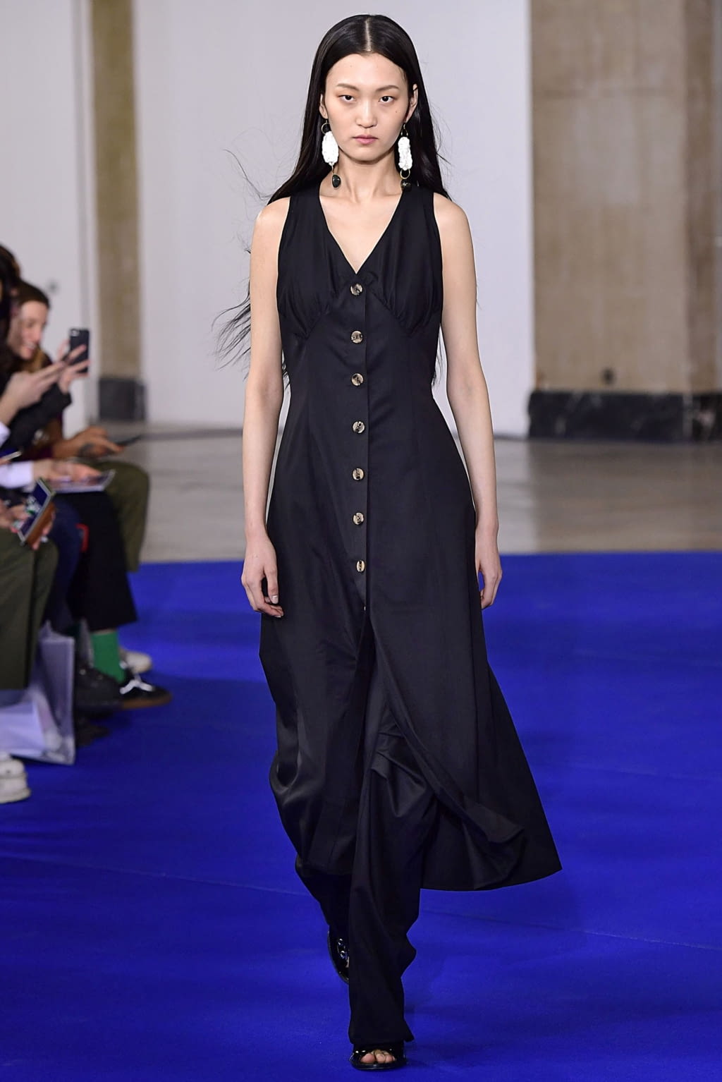 Fashion Week Paris Fall/Winter 2019 look 5 from the Victoria/tomas collection 女装