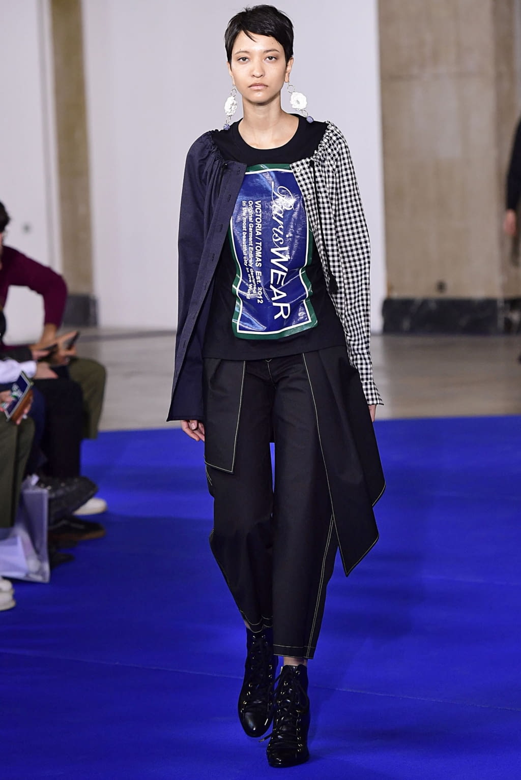 Fashion Week Paris Fall/Winter 2019 look 9 from the Victoria/tomas collection 女装