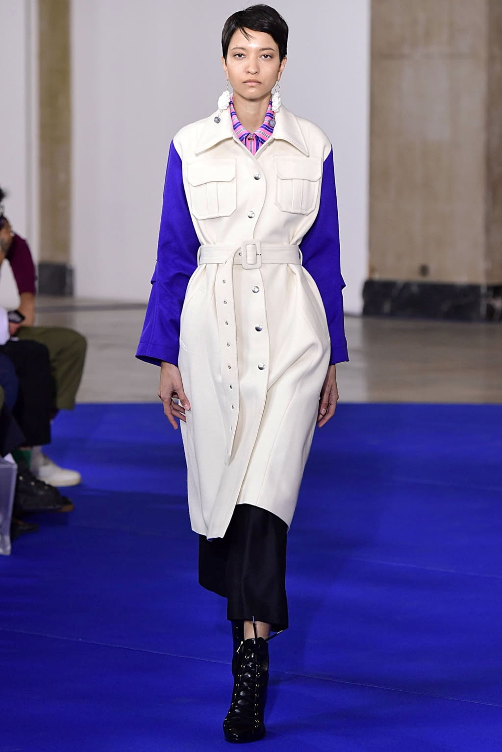 Fashion Week Paris Fall/Winter 2019 look 25 de la collection Victoria/tomas womenswear