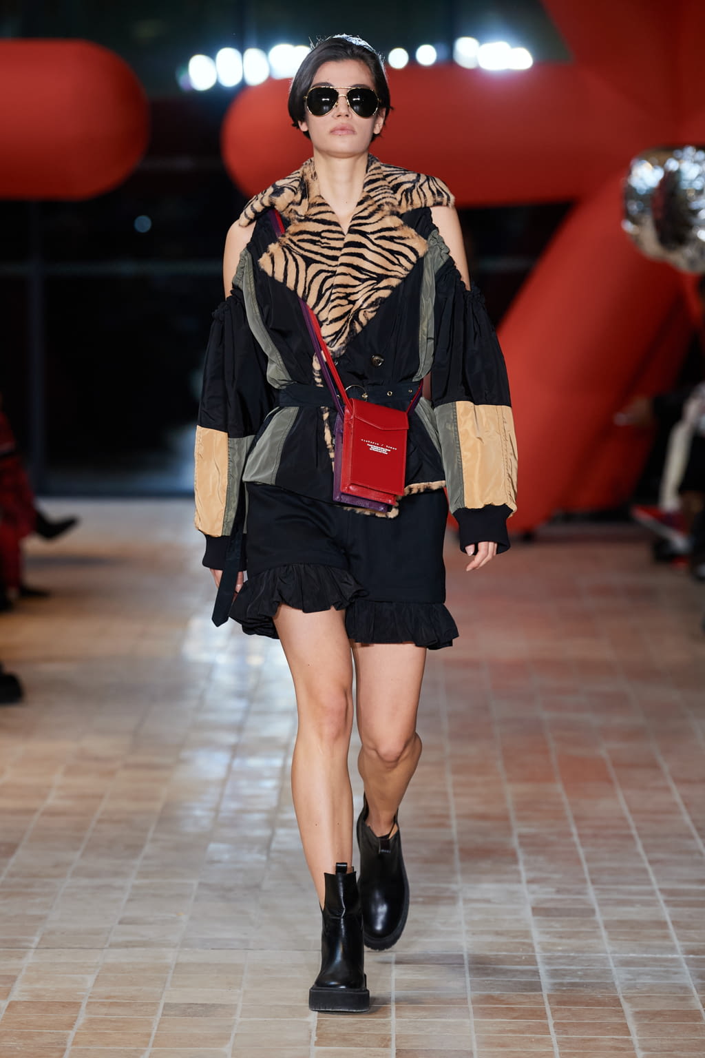 Fashion Week Paris Fall/Winter 2022 look 4 from the Victoria/tomas collection womenswear