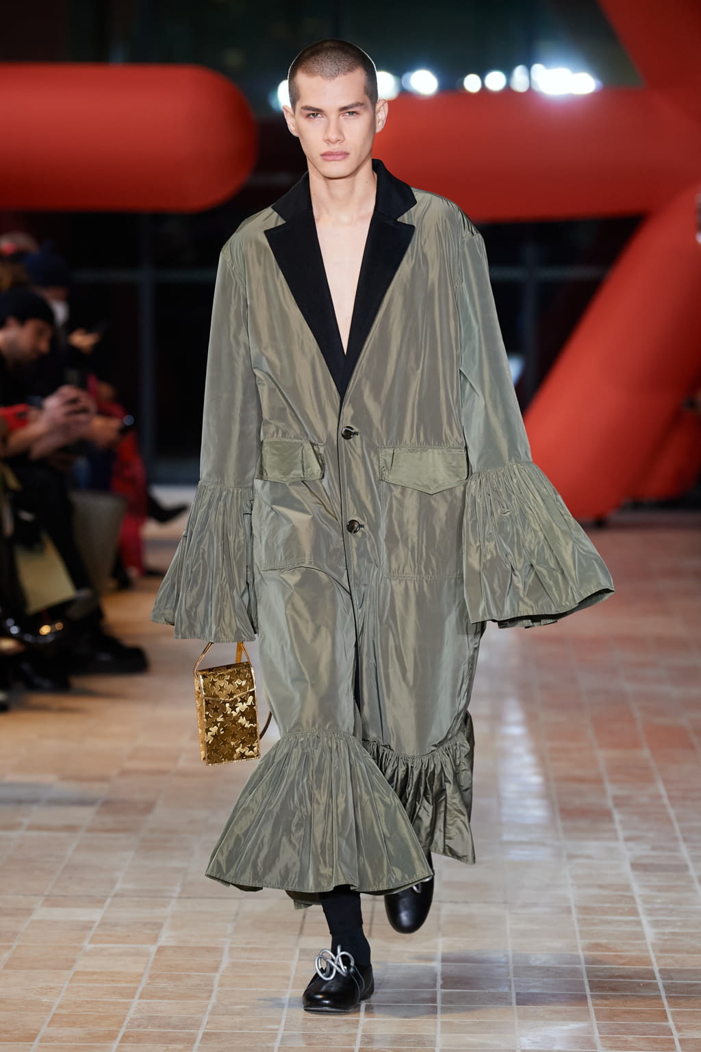 Fashion Week Paris Fall/Winter 2022 look 16 de la collection Victoria/tomas womenswear