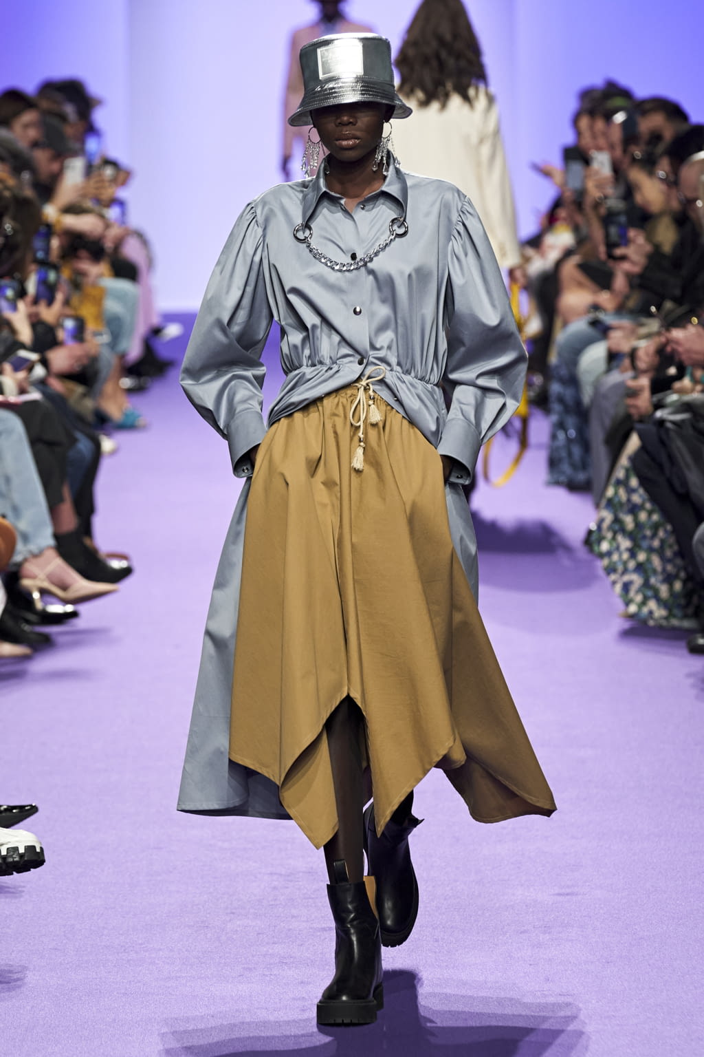 Fashion Week Paris Fall/Winter 2020 look 13 from the Victoria/tomas collection womenswear