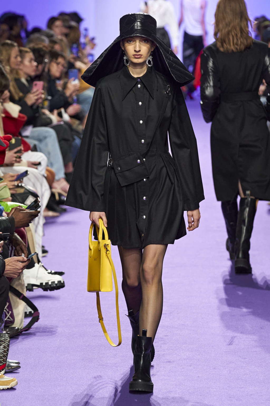 Fashion Week Paris Fall/Winter 2020 look 20 de la collection Victoria/tomas womenswear
