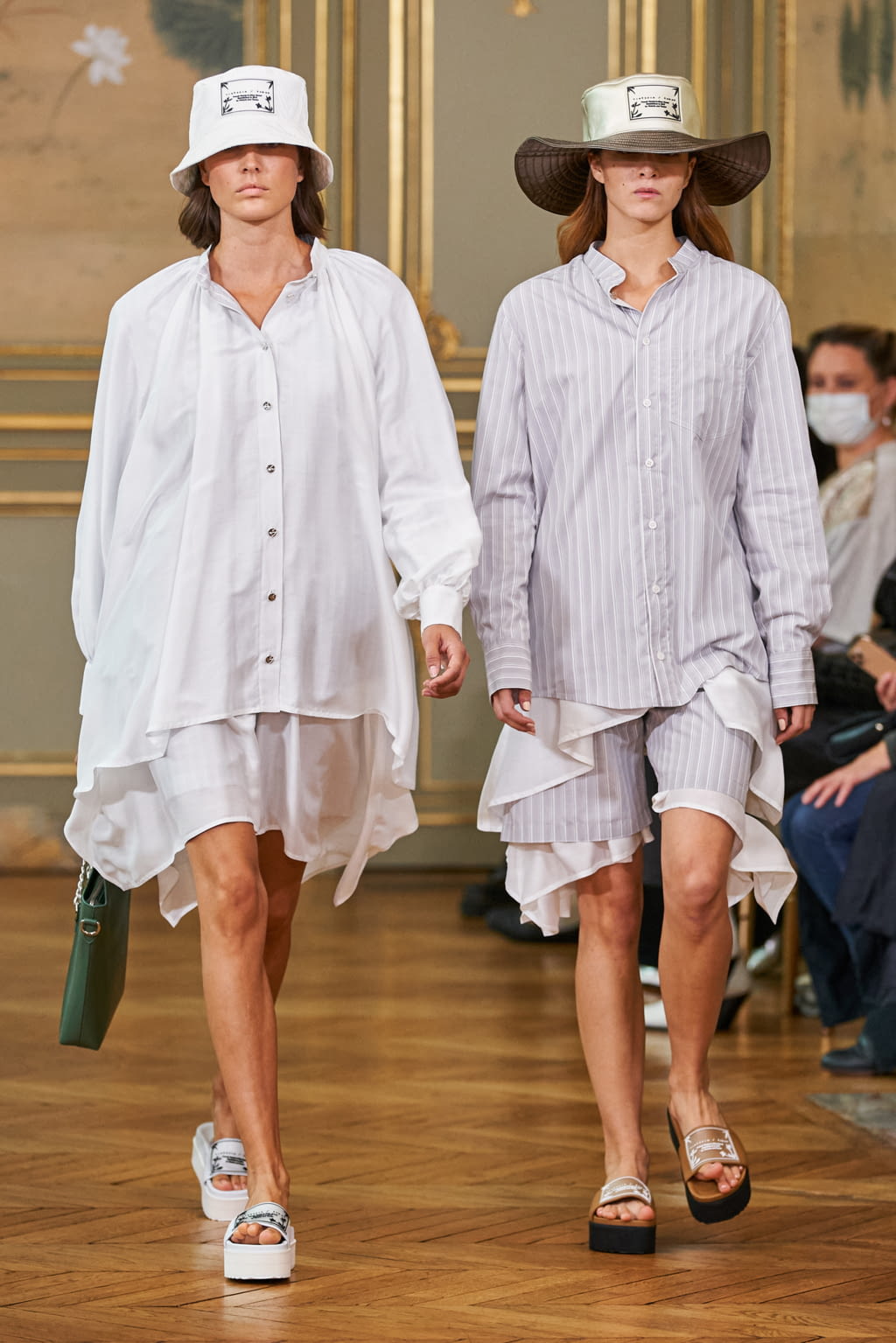 Fashion Week Paris Spring/Summer 2021 look 12 from the Victoria/tomas collection 女装