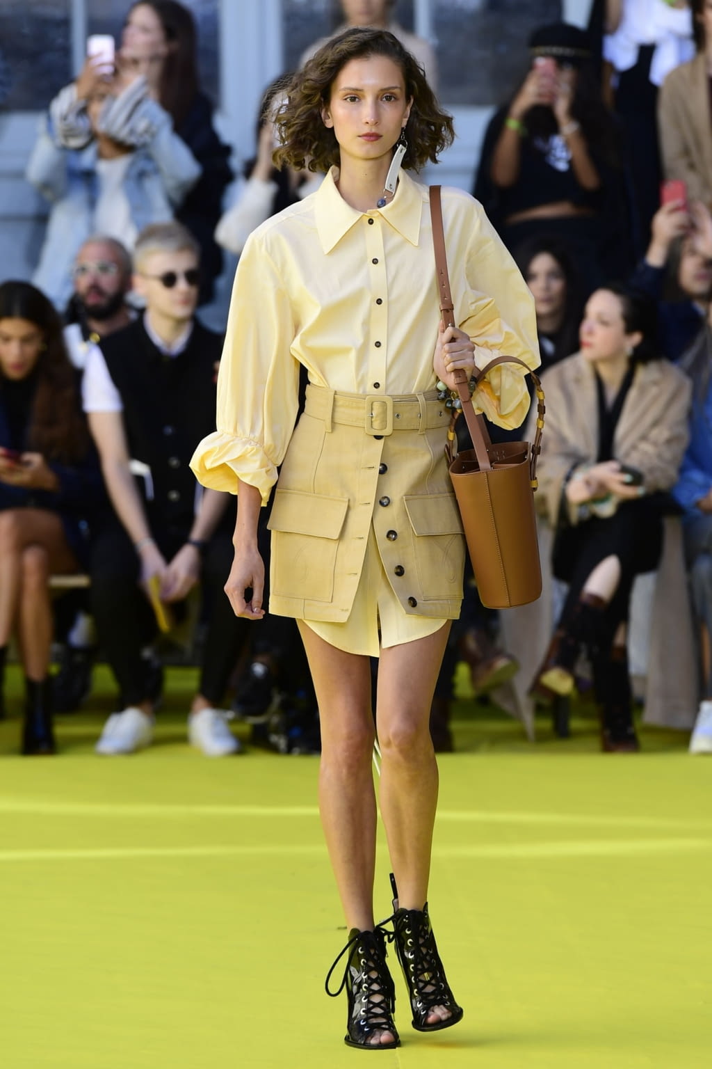 Fashion Week Paris Spring/Summer 2019 look 9 from the Victoria/tomas collection womenswear