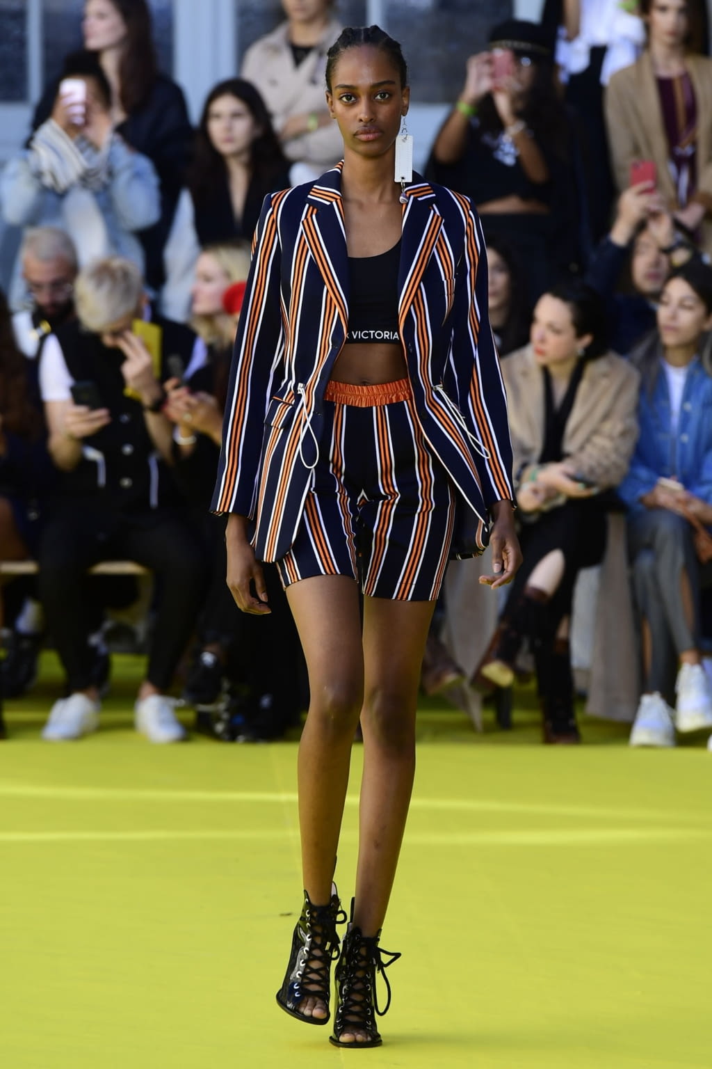 Fashion Week Paris Spring/Summer 2019 look 12 from the Victoria/tomas collection 女装