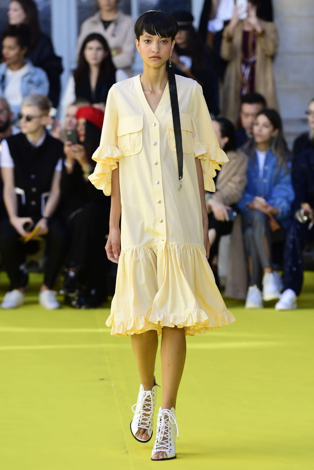 Fashion Week Paris Spring/Summer 2019 look 15 from the Victoria/tomas collection 女装
