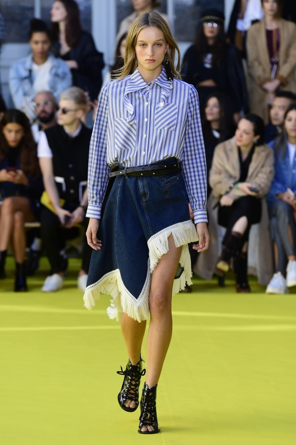 Fashion Week Paris Spring/Summer 2019 look 20 from the Victoria/tomas collection 女装