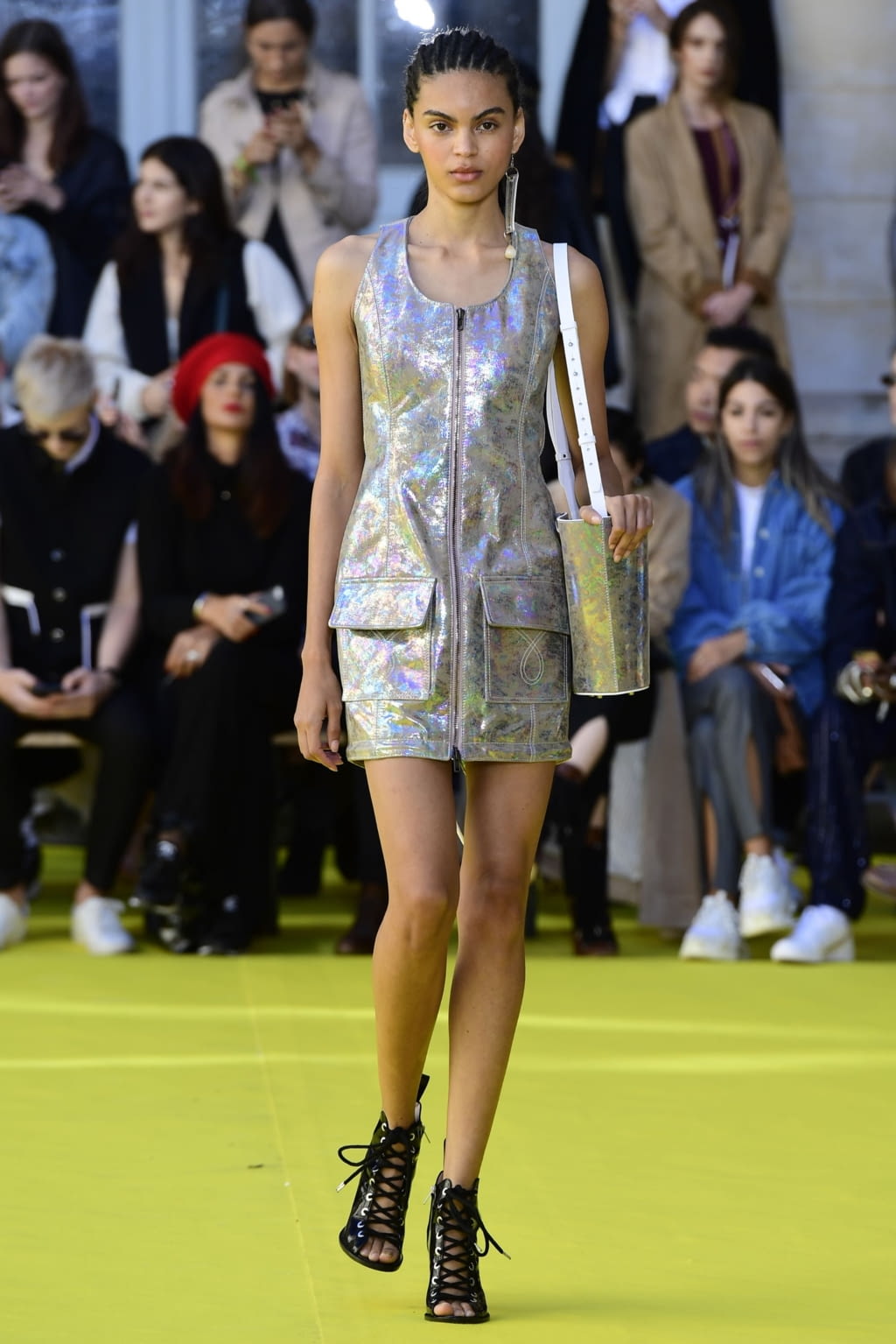 Fashion Week Paris Spring/Summer 2019 look 27 from the Victoria/tomas collection 女装