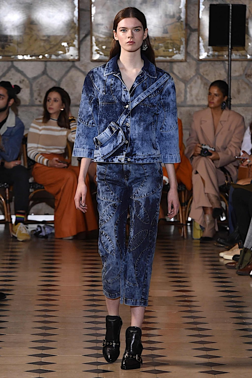 Fashion Week Paris Spring/Summer 2020 look 10 from the Victoria/tomas collection 女装