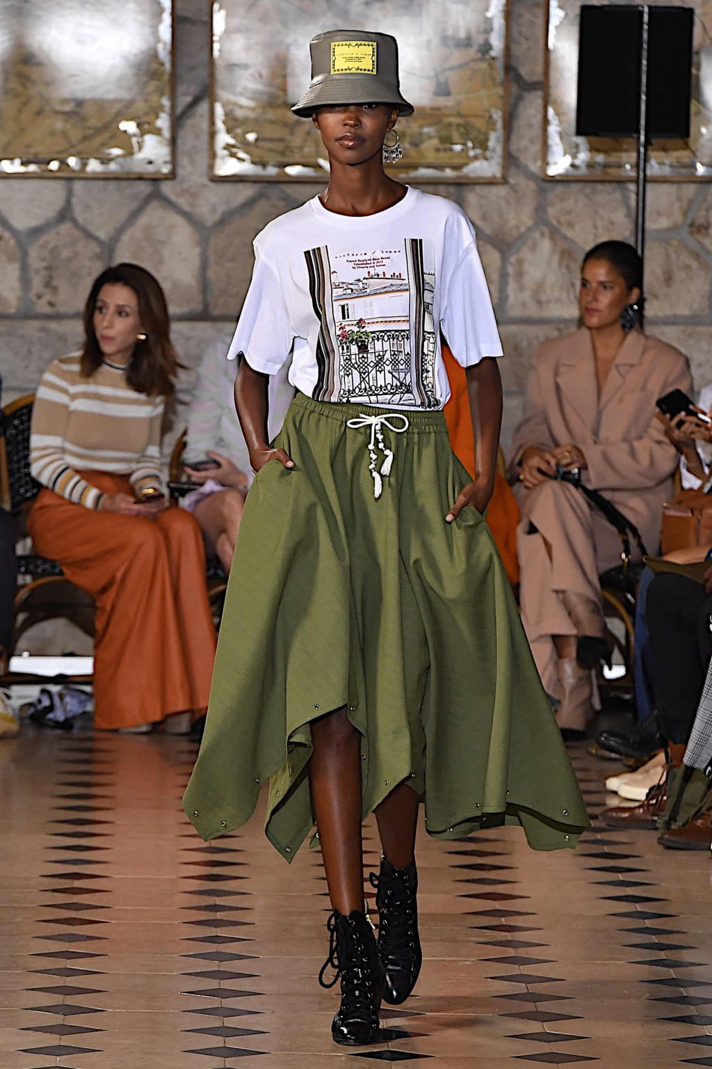 Fashion Week Paris Spring/Summer 2020 look 15 from the Victoria/tomas collection 女装