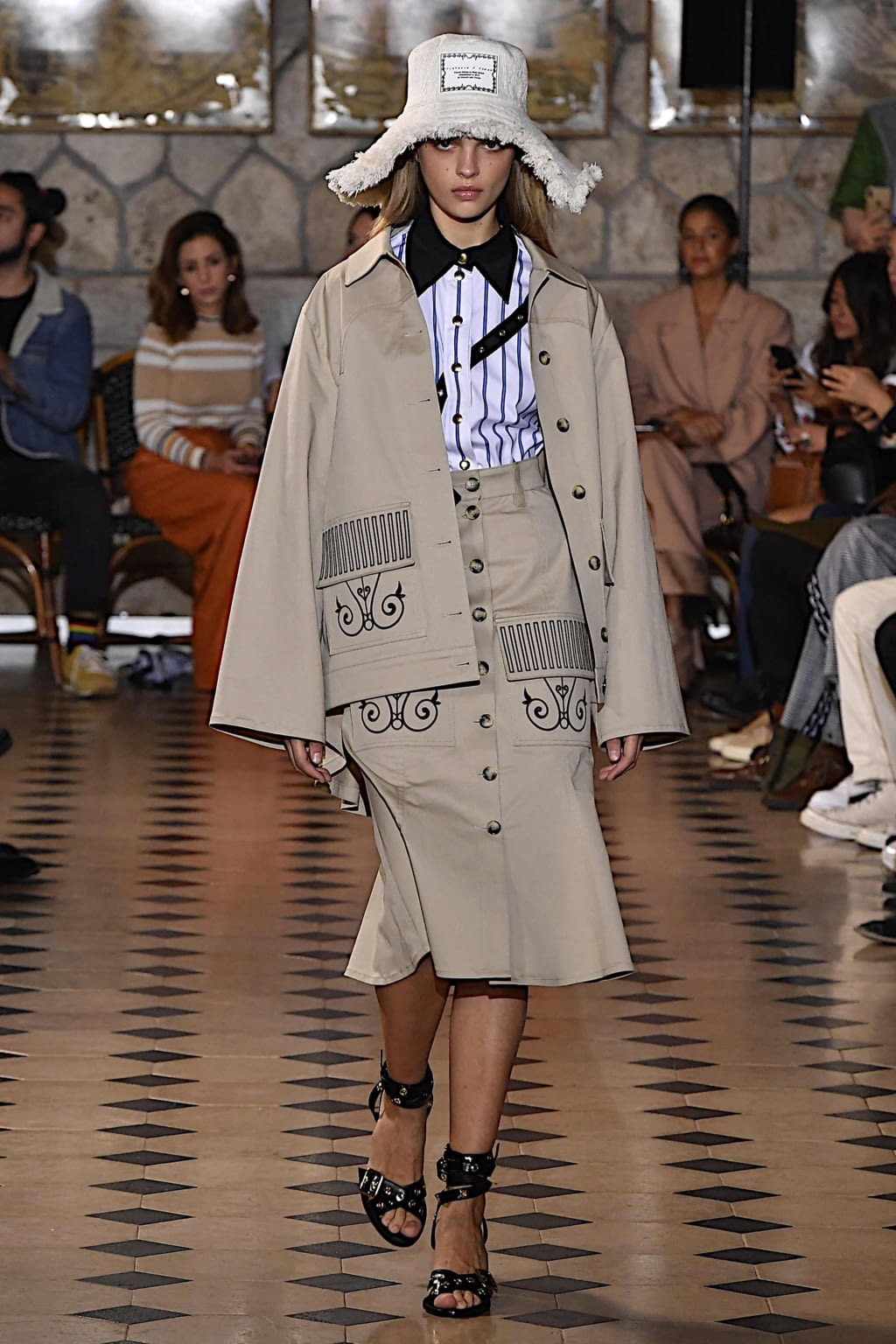 Fashion Week Paris Spring/Summer 2020 look 20 from the Victoria/tomas collection 女装