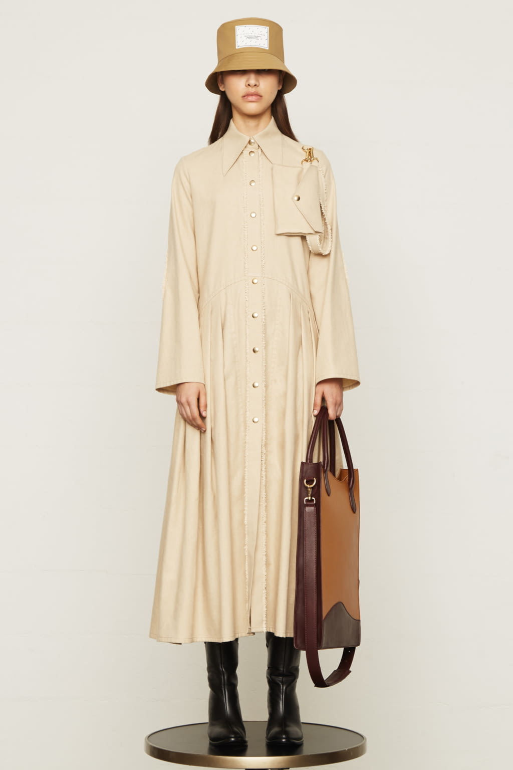Fashion Week Paris Pre-Fall 2020 look 9 from the Victoria/tomas collection 女装
