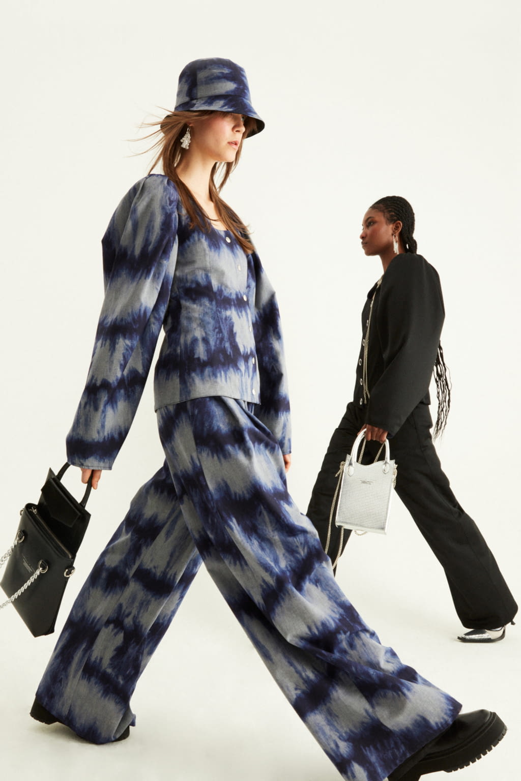 Fashion Week Paris Fall/Winter 2021 look 7 de la collection Victoria/tomas womenswear