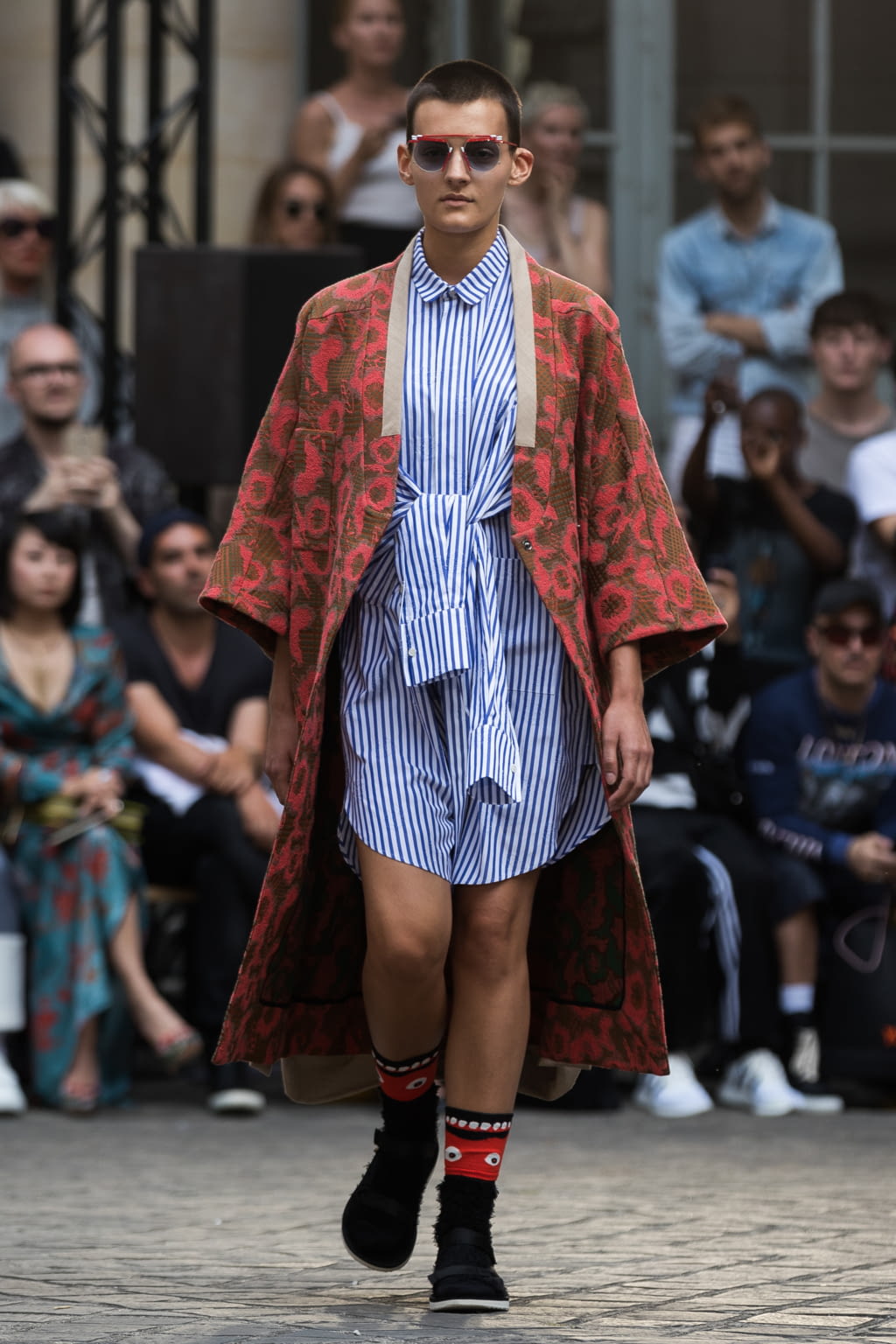 Fashion Week Paris Spring/Summer 2018 look 10 from the Henrik Vibskov collection menswear