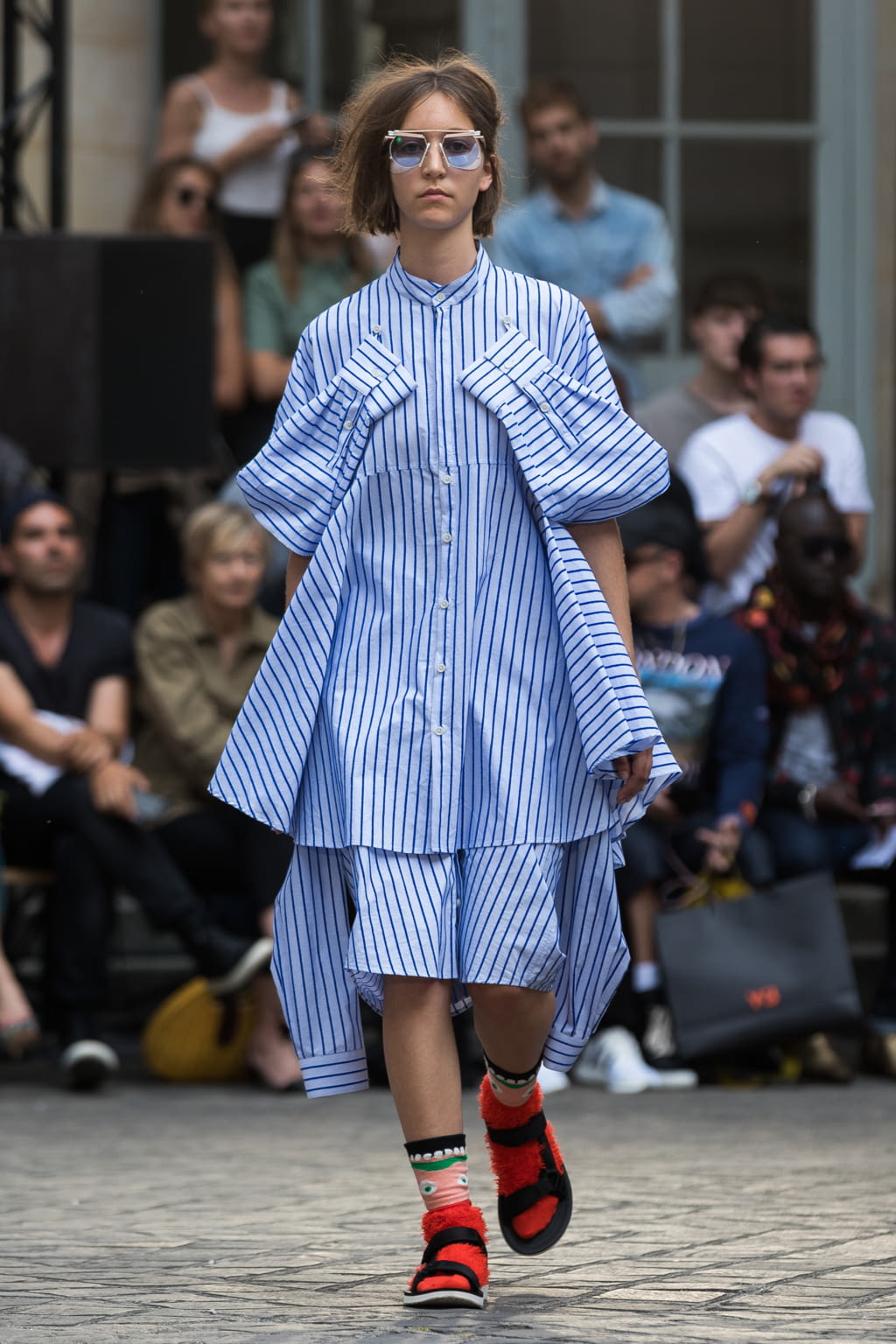 Fashion Week Paris Spring/Summer 2018 look 12 from the Henrik Vibskov collection menswear