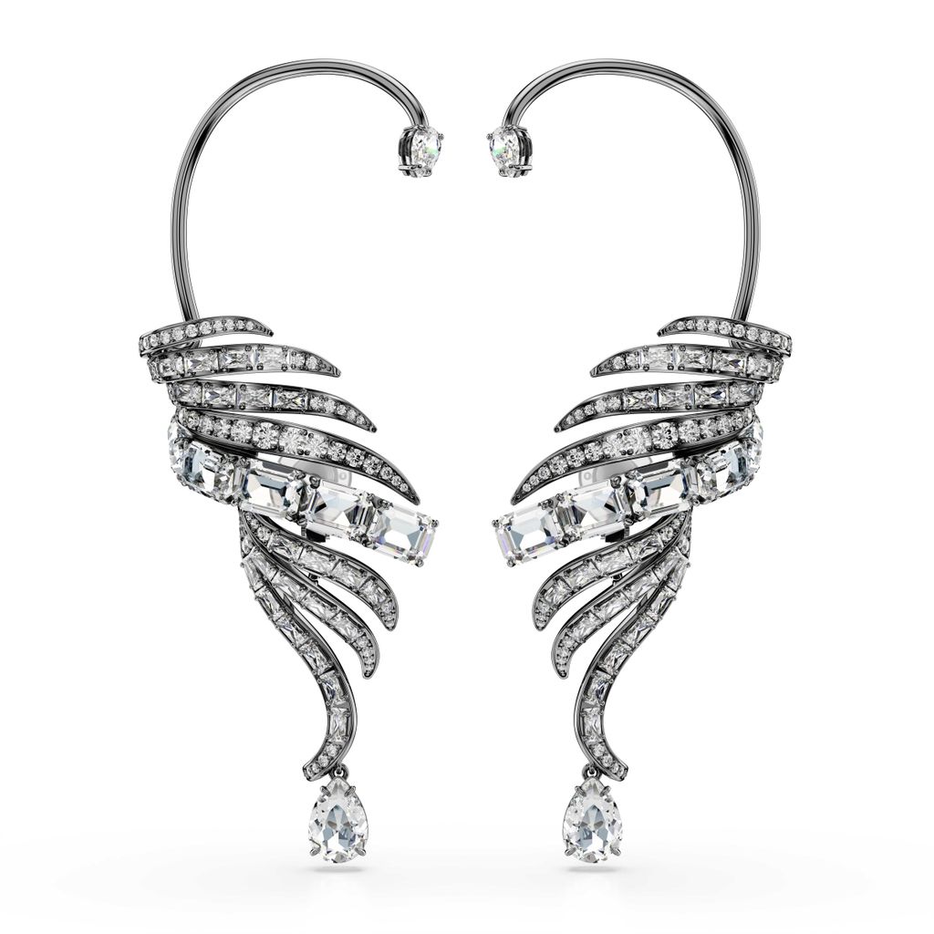 Fashion Week Paris Pre-Fall 2026 look 13 from the Swarovski collection 女装配饰