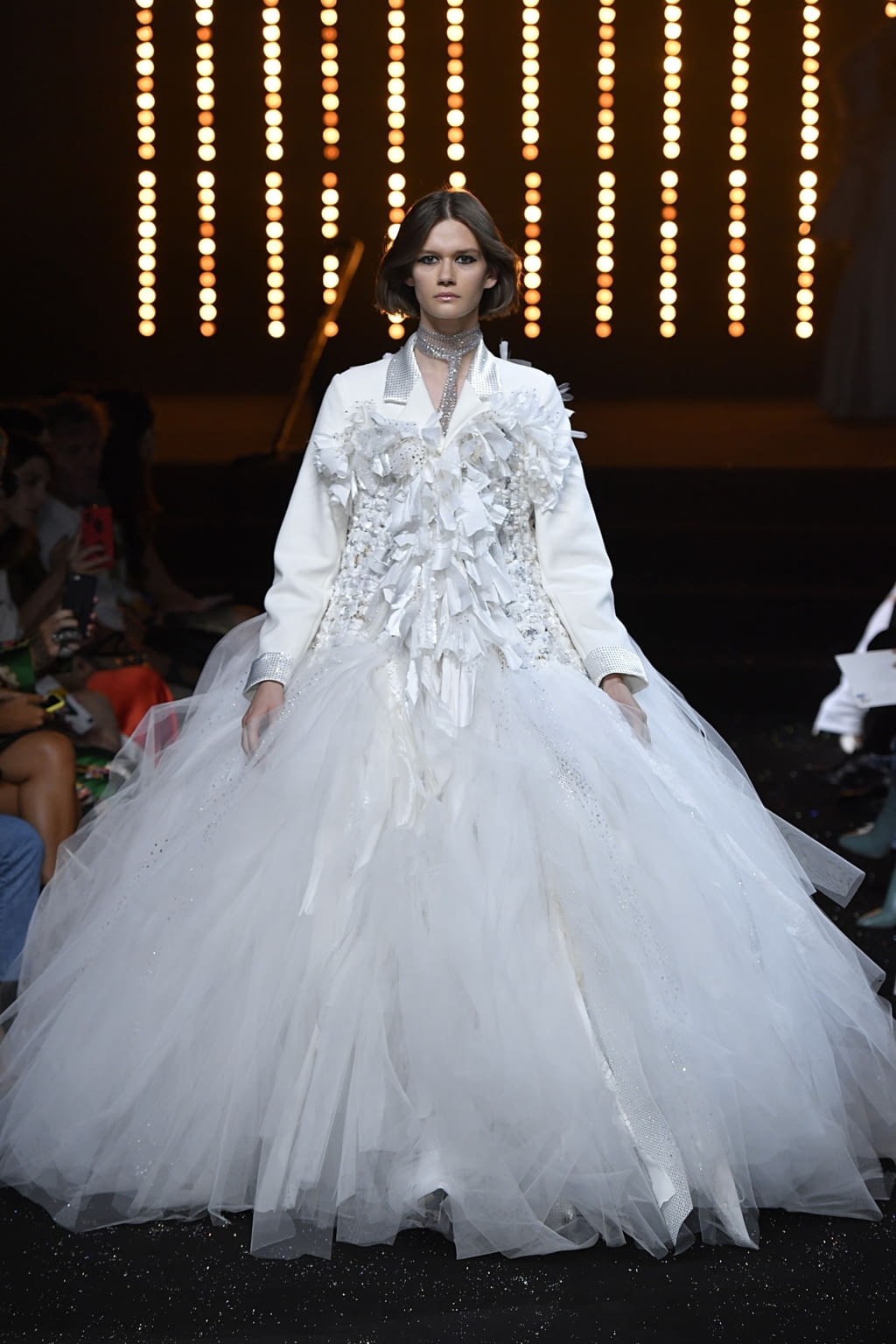 Fashion Week Paris Fall/Winter 2018 look 12 from the Viktor & Rolf collection couture