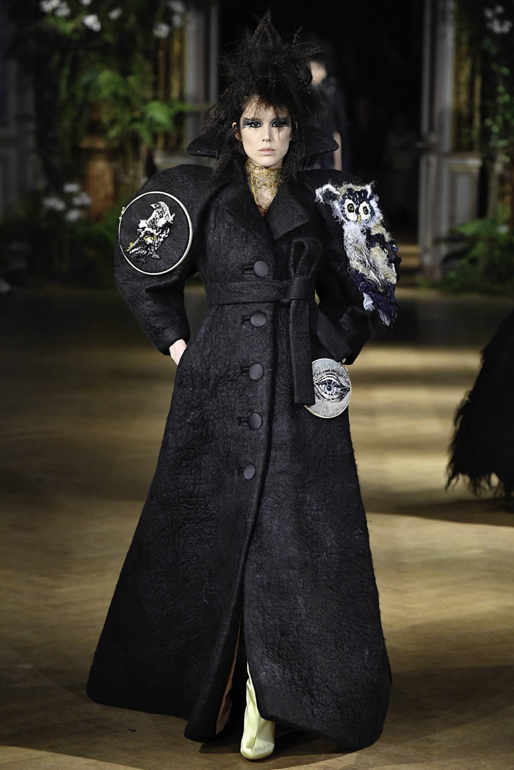 Fashion Week Paris Fall/Winter 2019 look 8 from the Viktor & Rolf collection couture