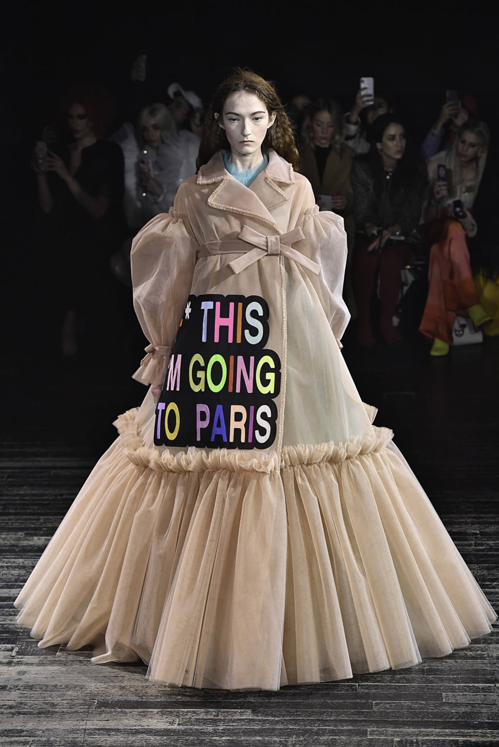 Fashion Week Paris Spring/Summer 2019 look 4 from the Viktor & Rolf collection 高级定制