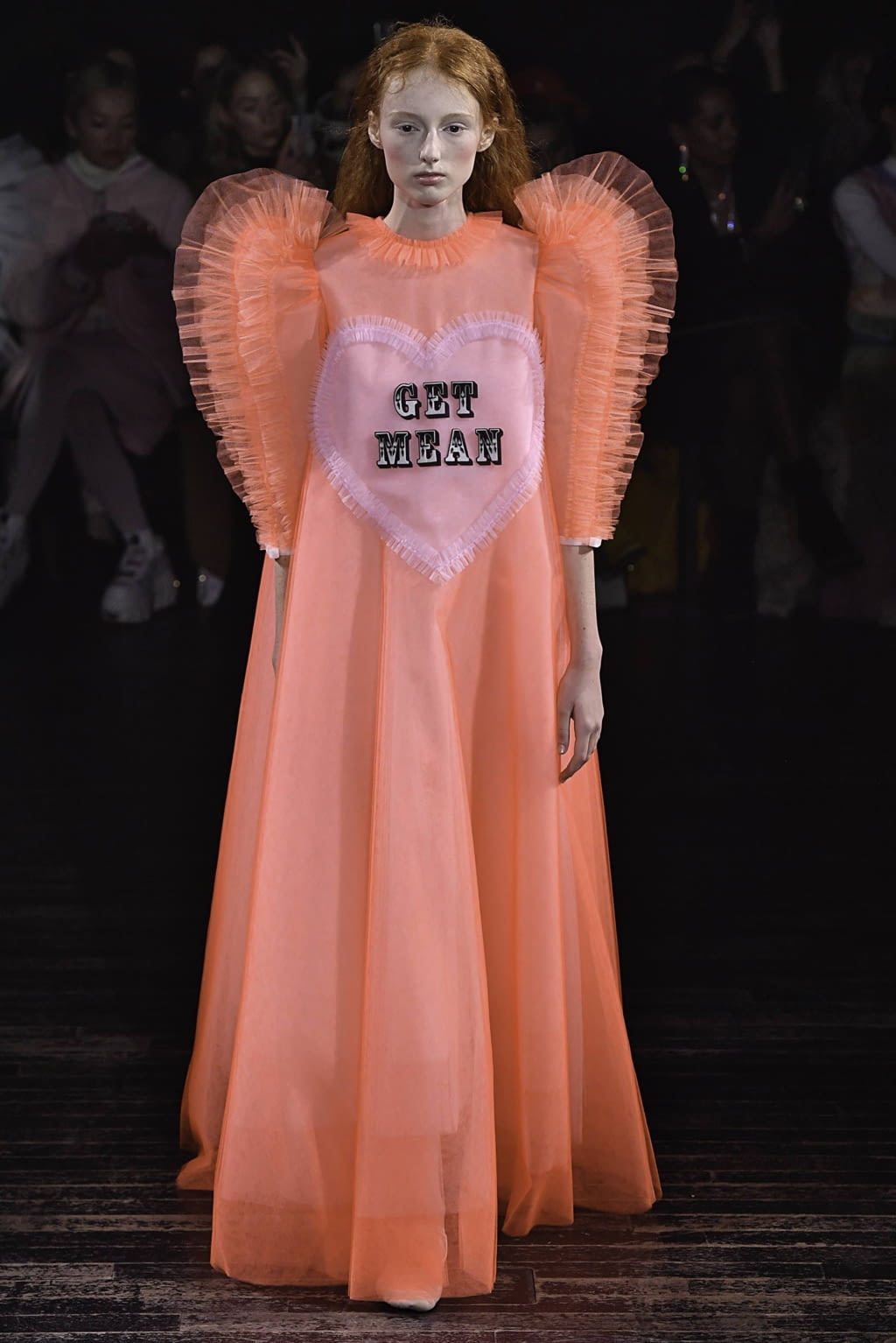 Fashion Week Paris Spring/Summer 2019 look 8 from the Viktor & Rolf collection 高级定制