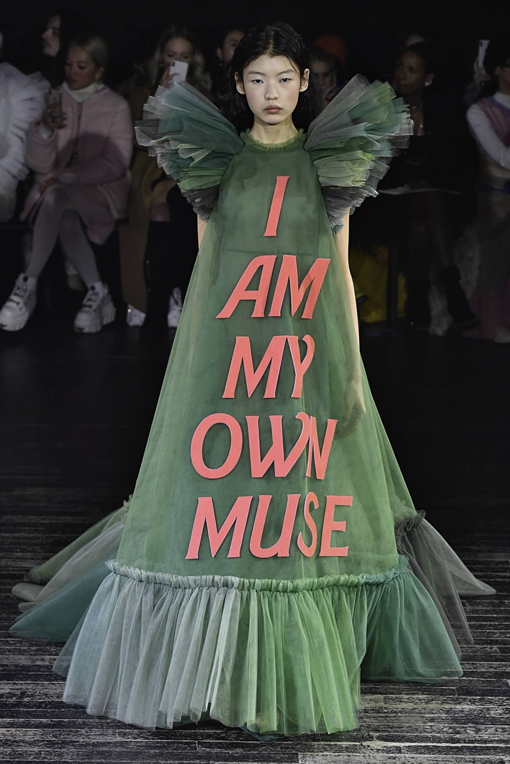 Fashion Week Paris Spring/Summer 2019 look 11 from the Viktor & Rolf collection couture