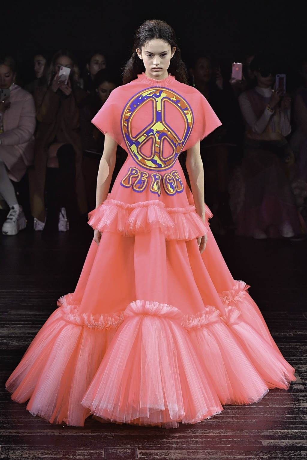 Fashion Week Paris Spring/Summer 2019 look 12 from the Viktor & Rolf collection 高级定制