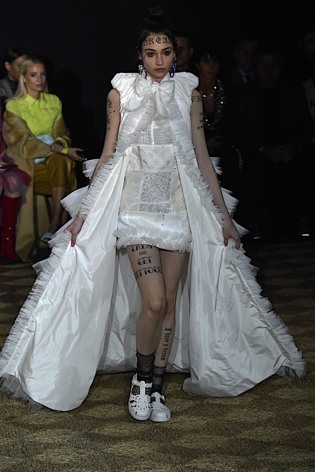 Fashion Week Paris Spring/Summer 2020 look 15 from the Viktor & Rolf collection couture