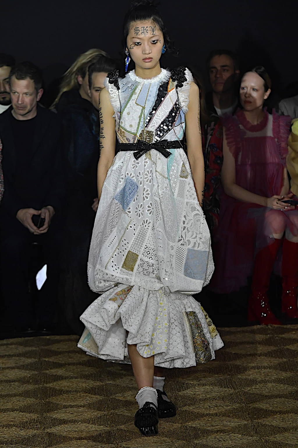 Fashion Week Paris Spring/Summer 2020 look 20 from the Viktor & Rolf collection couture