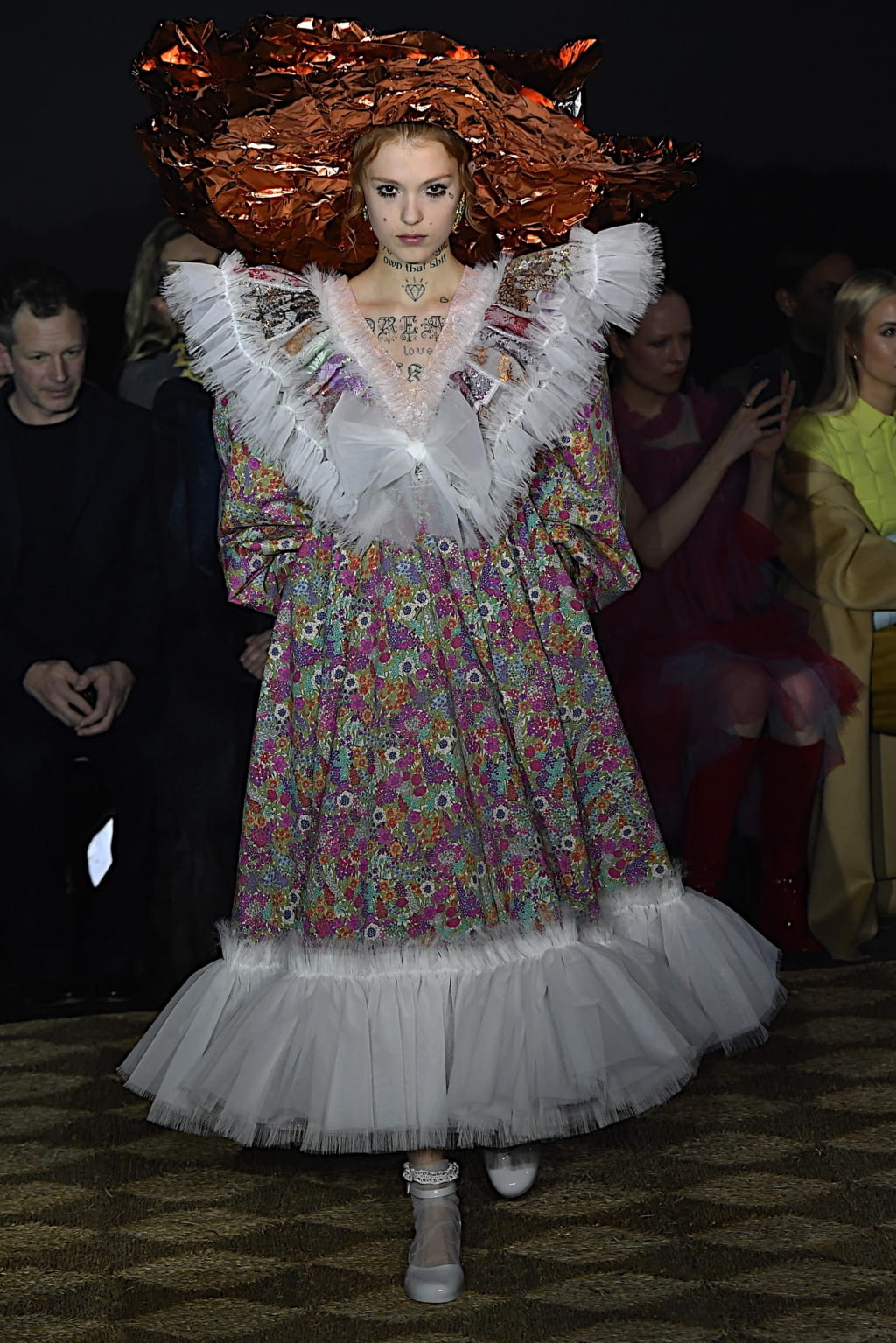 Fashion Week Paris Spring/Summer 2020 look 23 from the Viktor & Rolf collection couture