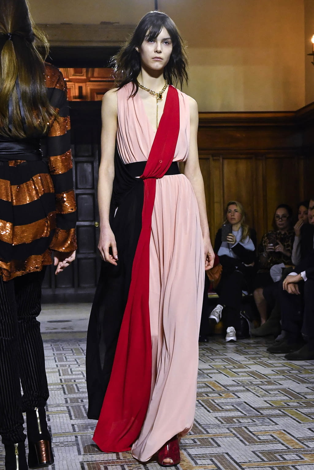 Fashion Week Milan Fall/Winter 2017 look 19 from the Vionnet collection 女装