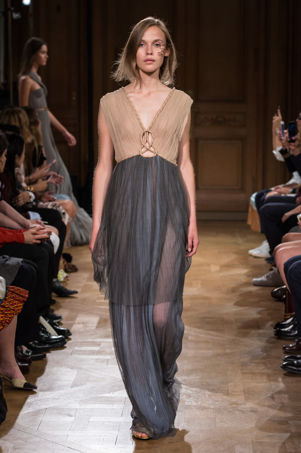 Fashion Week Paris Spring/Summer 2017 look 13 from the Vionnet collection womenswear