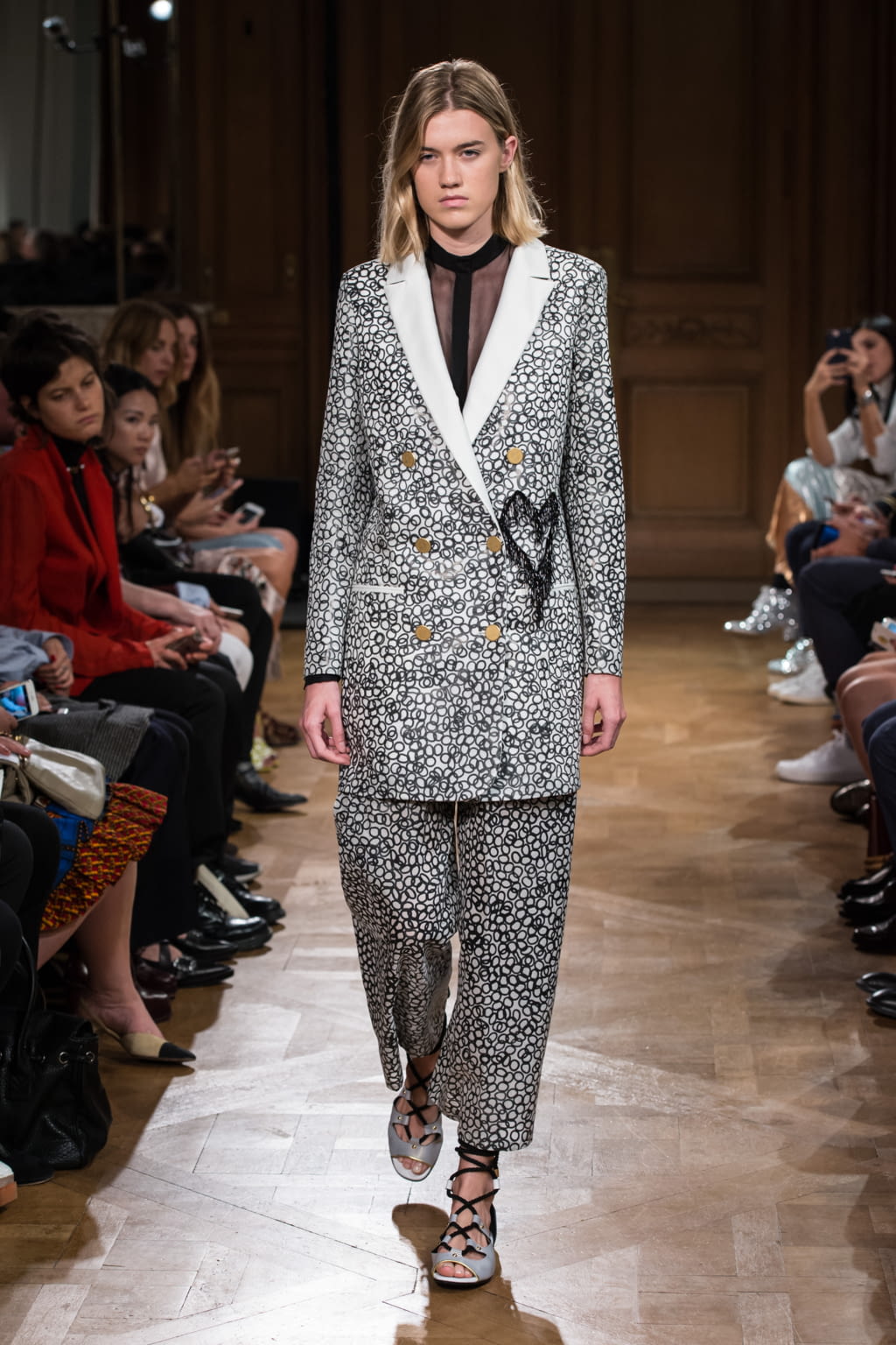 Fashion Week Paris Spring/Summer 2017 look 28 from the Vionnet collection womenswear