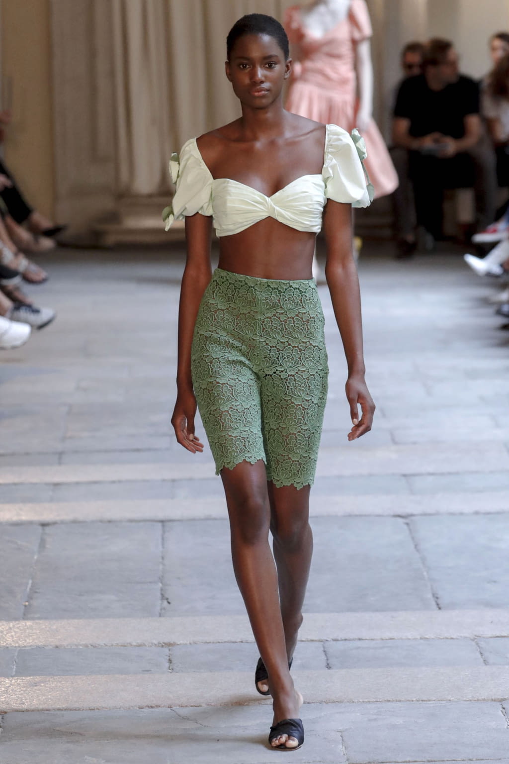 Fashion Week Milan Spring/Summer 2019 look 7 from the Vivetta collection 女装
