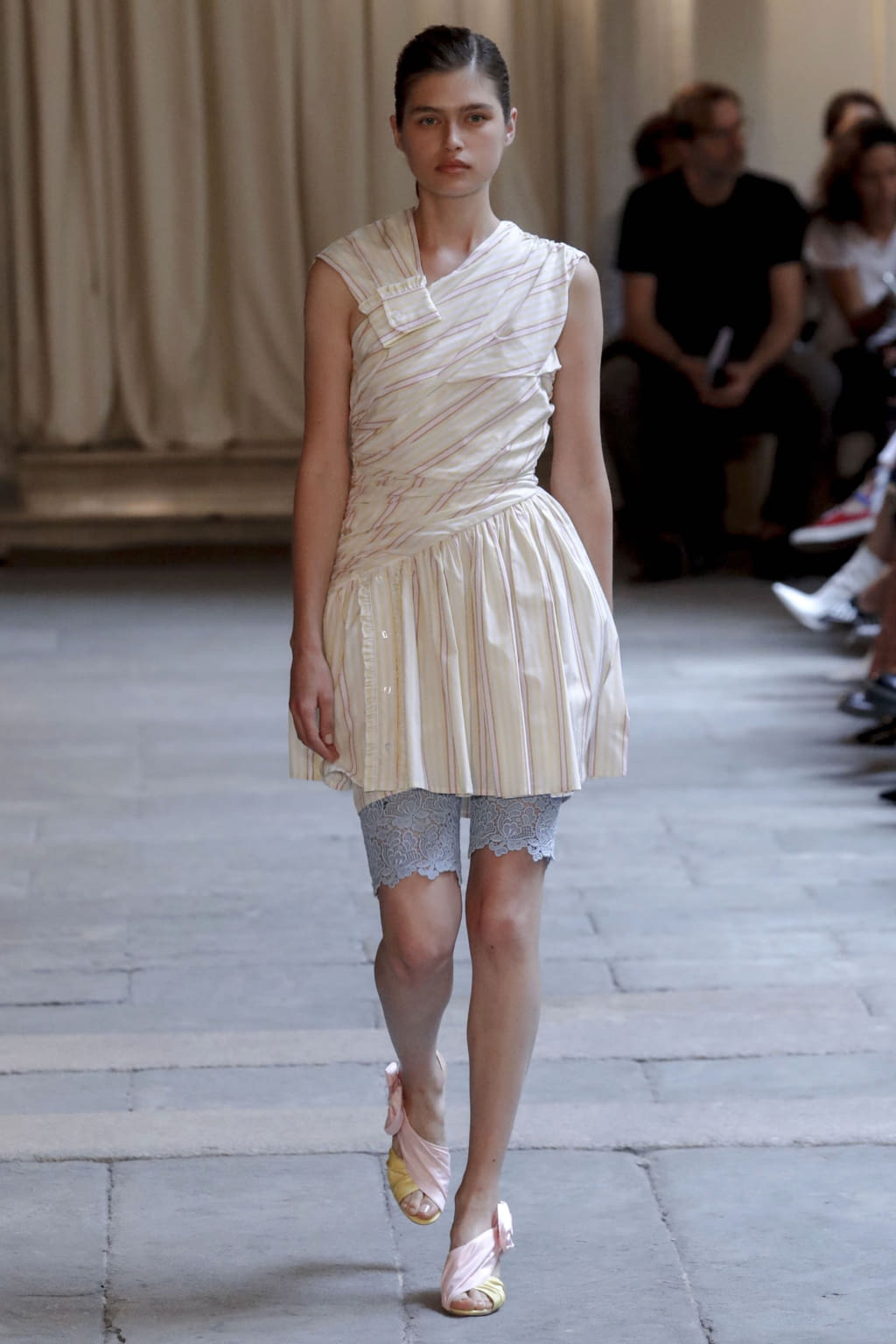 Fashion Week Milan Spring/Summer 2019 look 15 from the Vivetta collection 女装