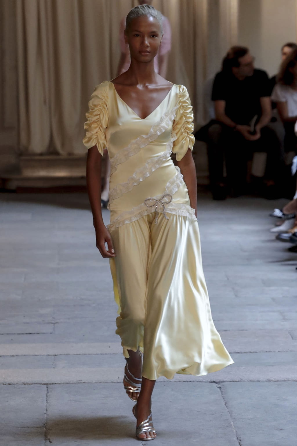 Fashion Week Milan Spring/Summer 2019 look 30 from the Vivetta collection womenswear