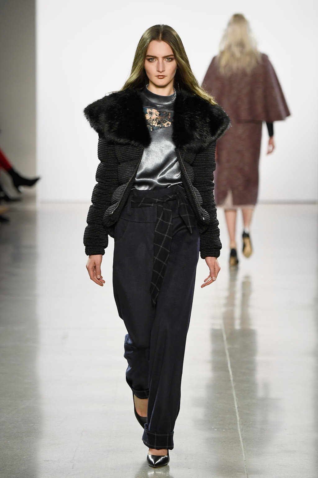 Fashion Week New York Fall/Winter 2018 look 27 from the Vivienne Hu collection 女装