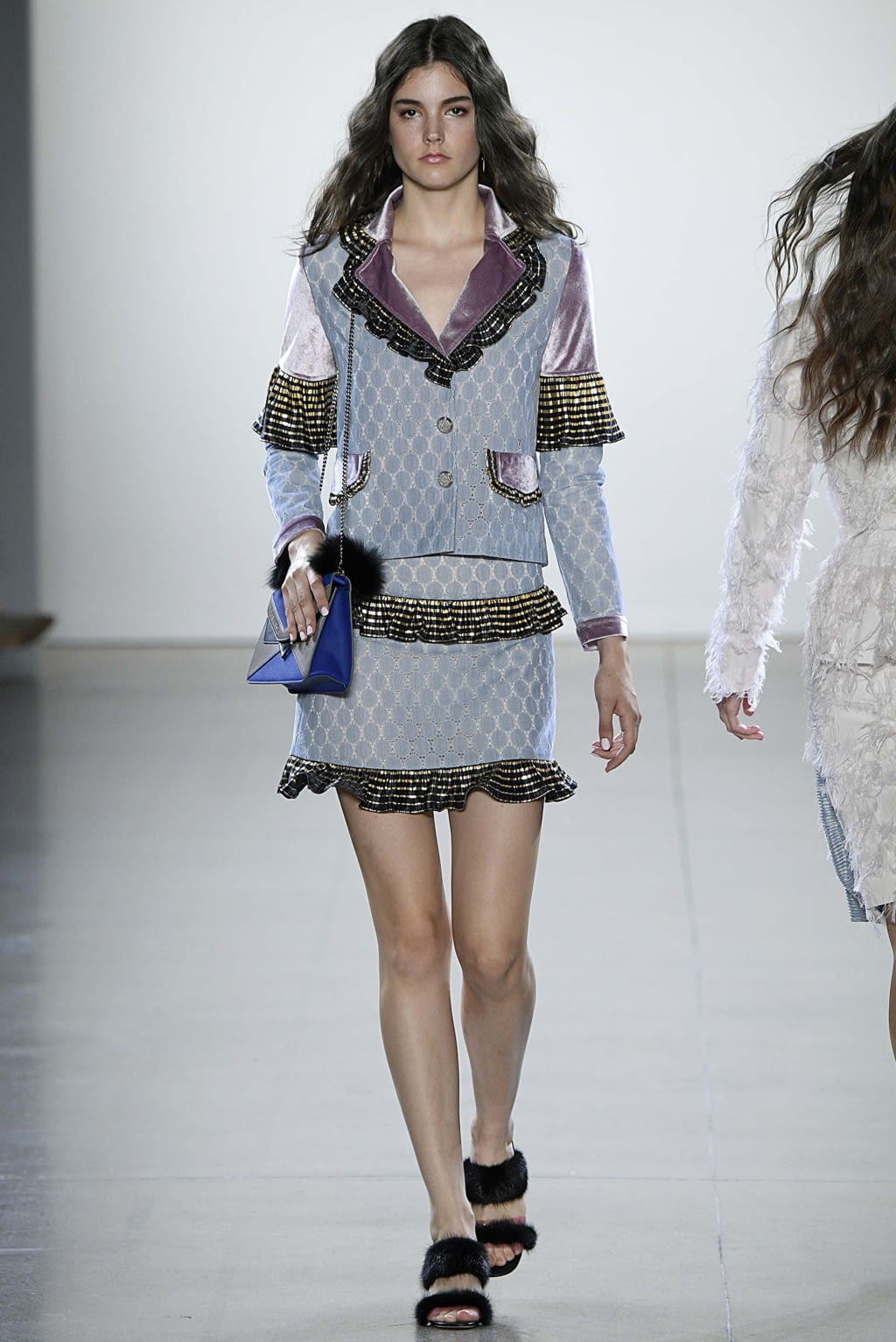Fashion Week New York Spring/Summer 2019 look 11 from the Vivienne Hu collection 女装