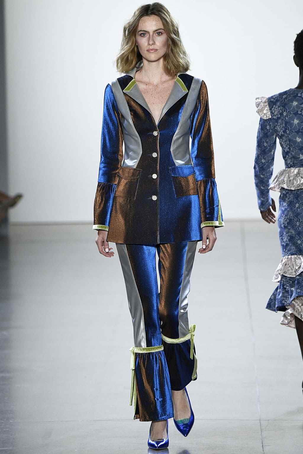 Fashion Week New York Spring/Summer 2019 look 28 from the Vivienne Hu collection 女装