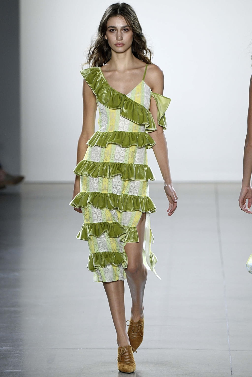 Fashion Week New York Spring/Summer 2019 look 34 from the Vivienne Hu collection womenswear