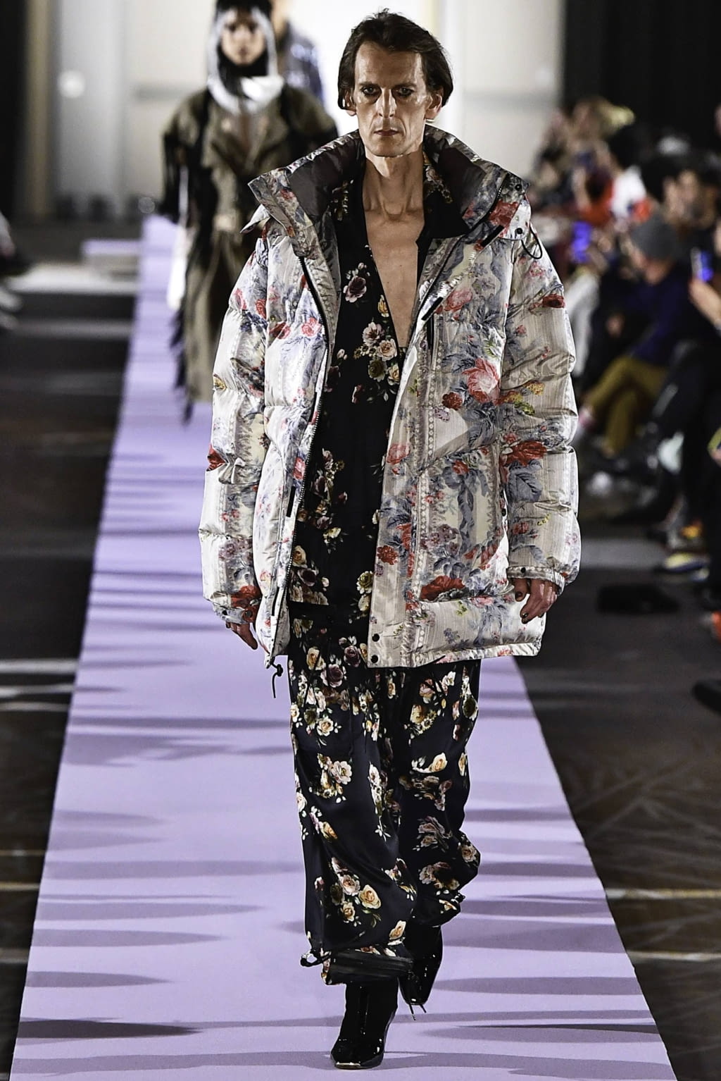 Fashion Week Paris Fall/Winter 2019 look 16 de la collection Andreas Kronthaler for Vivienne Westwood womenswear
