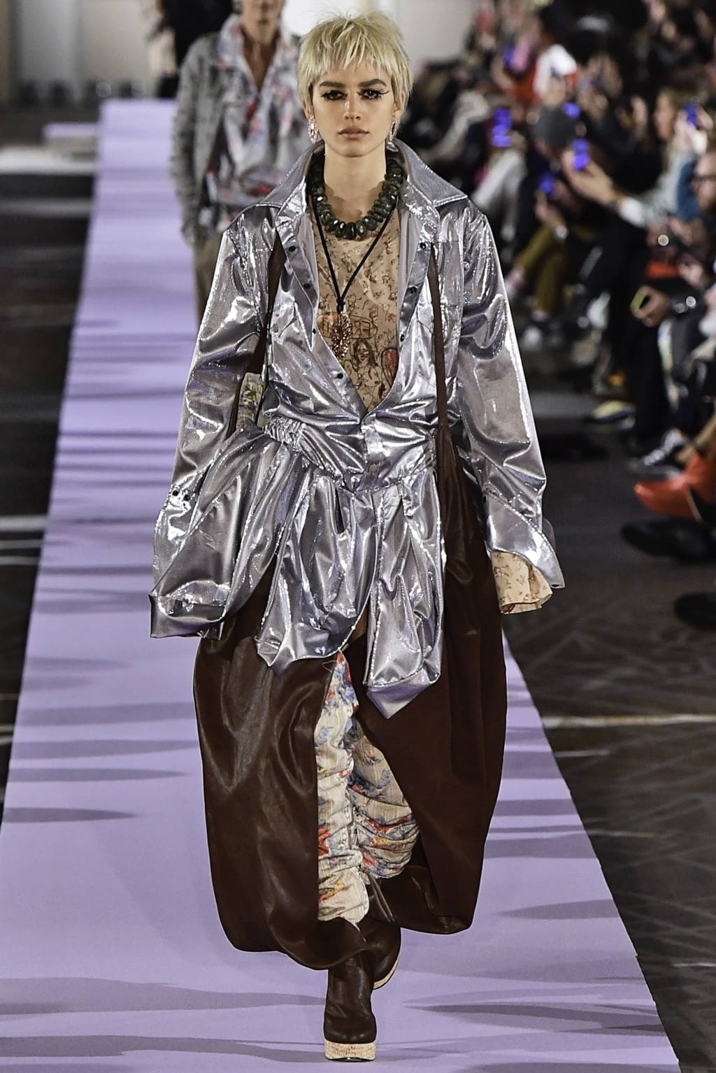 Fashion Week Paris Fall/Winter 2019 look 18 de la collection Andreas Kronthaler for Vivienne Westwood womenswear