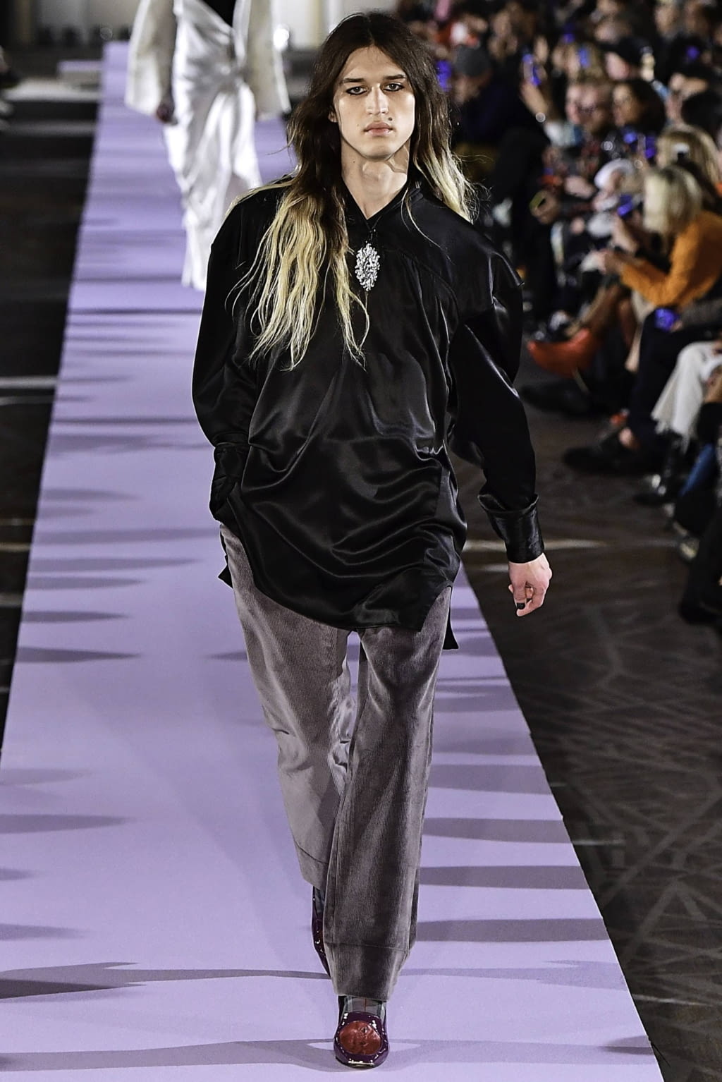 Fashion Week Paris Fall/Winter 2019 look 22 de la collection Andreas Kronthaler for Vivienne Westwood womenswear