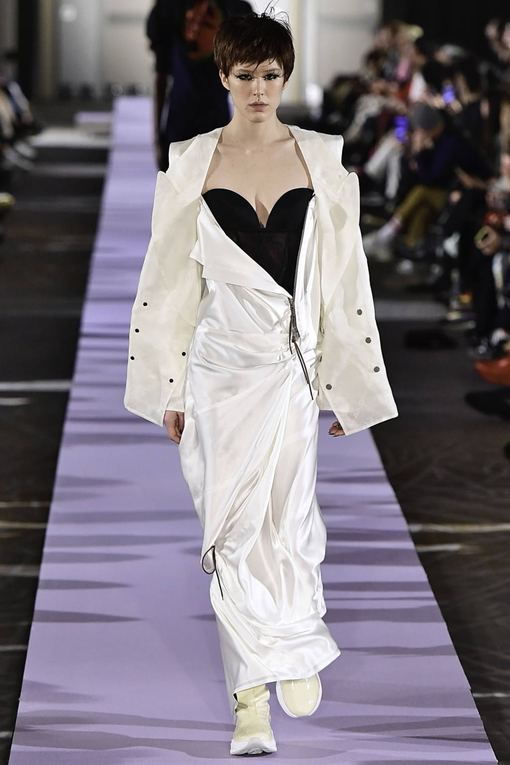 Fashion Week Paris Fall/Winter 2019 look 23 de la collection Andreas Kronthaler for Vivienne Westwood womenswear