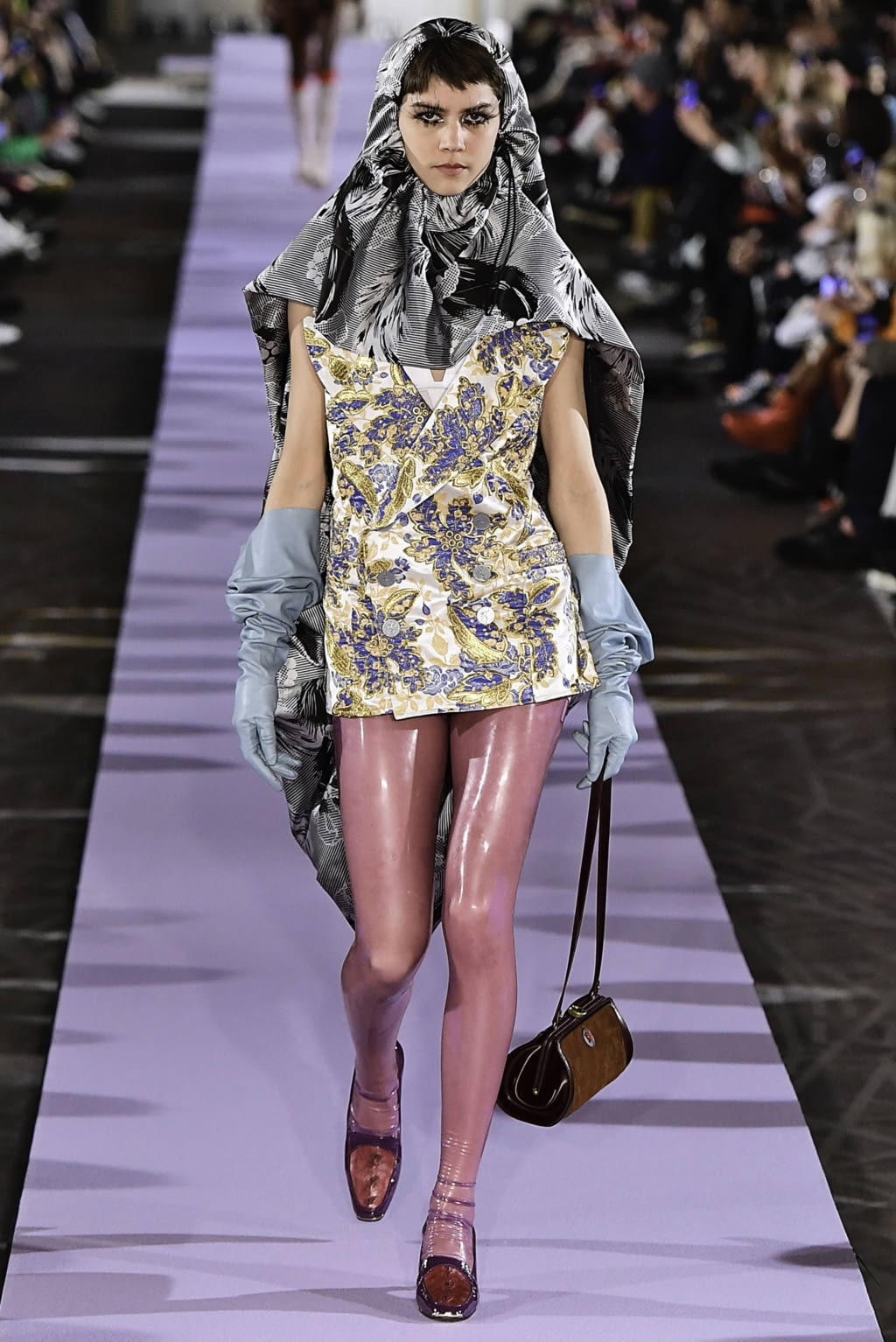 Fashion Week Paris Fall/Winter 2019 look 34 from the Andreas Kronthaler for Vivienne Westwood collection womenswear