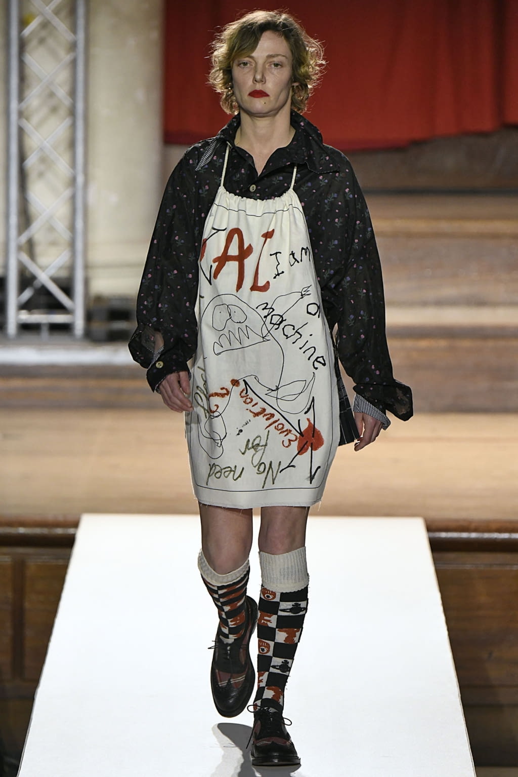 Fashion Week London Fall/Winter 2019 look 13 from the Vivienne Westwood collection womenswear